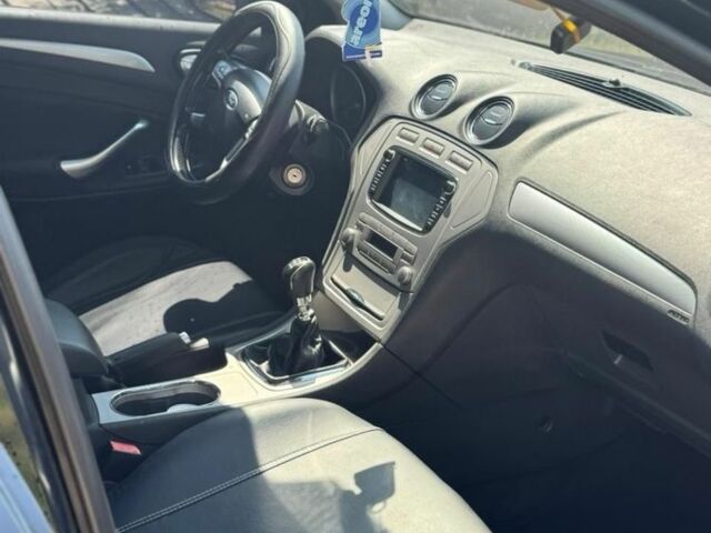 Черный Форд Мондео, объемом двигателя 2 л и пробегом 380 тыс. км за 5300 $, фото 3 на Automoto.ua