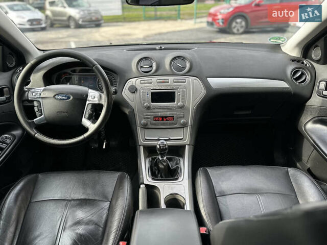 Чорний Форд Мондео, об'ємом двигуна 2 л та пробігом 265 тис. км за 8600 $, фото 33 на Automoto.ua