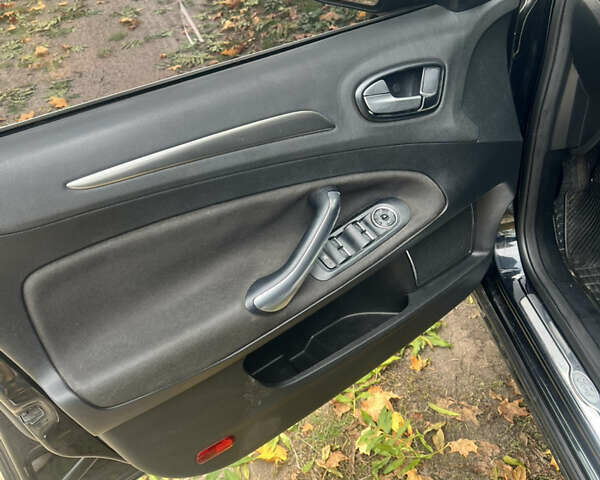 Форд Мондео 2008 в Чернигове на Automoto.ua Черный Форд Мондео, объемом двигателя 2 л и пробегом 324 тыс. км за 7000 $, фото 11 на Automoto.ua