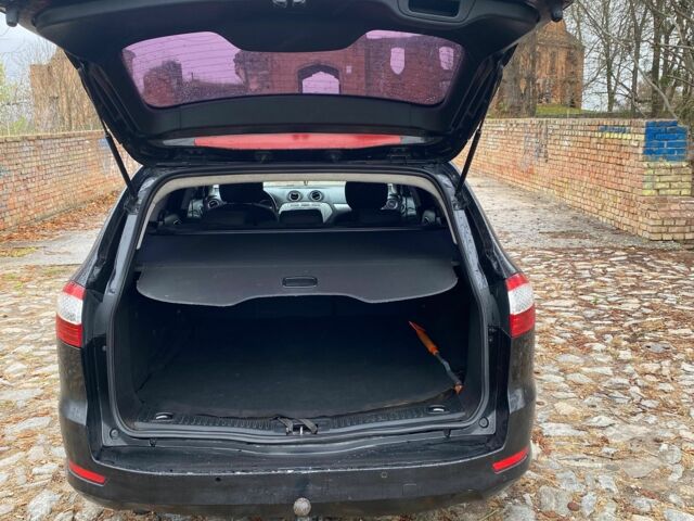 Чорний Форд Мондео, об'ємом двигуна 2 л та пробігом 270 тис. км за 4300 $, фото 4 на Automoto.ua