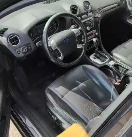 Черный Форд Мондео, объемом двигателя 2 л и пробегом 302 тыс. км за 2750 $, фото 4 на Automoto.ua