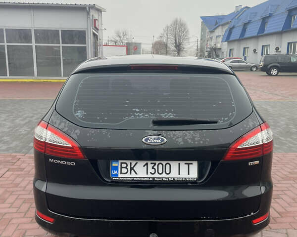 Черный Форд Мондео, объемом двигателя 2 л и пробегом 290 тыс. км за 6600 $, фото 8 на Automoto.ua