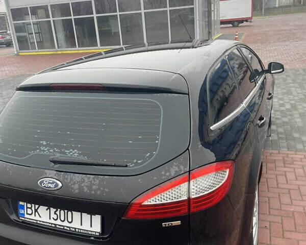 Черный Форд Мондео, объемом двигателя 2 л и пробегом 290 тыс. км за 6600 $, фото 9 на Automoto.ua