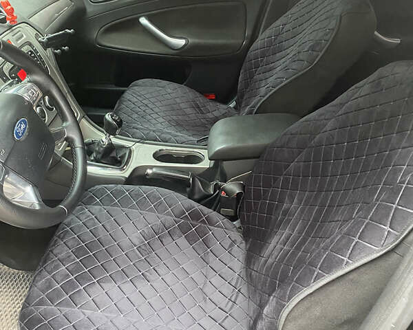 Чорний Форд Мондео, об'ємом двигуна 2 л та пробігом 338 тис. км за 4700 $, фото 9 на Automoto.ua