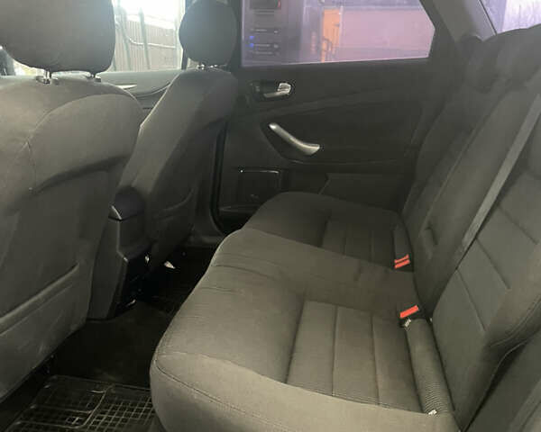 Черный Форд Мондео, объемом двигателя 2 л и пробегом 290 тыс. км за 6600 $, фото 14 на Automoto.ua