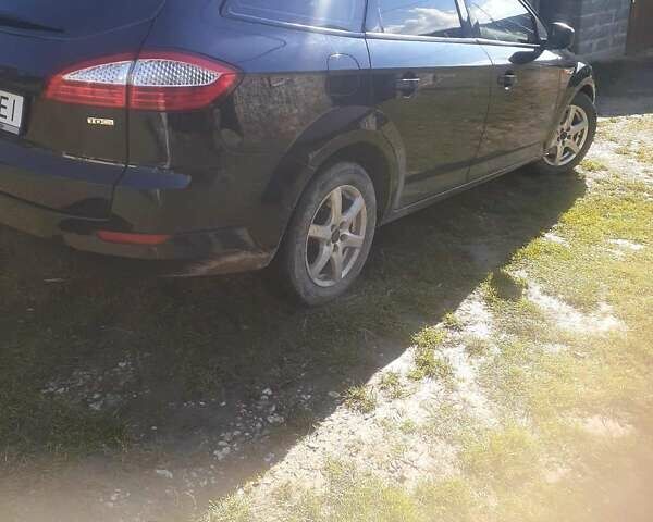 Чорний Форд Мондео, об'ємом двигуна 2 л та пробігом 288 тис. км за 5900 $, фото 3 на Automoto.ua