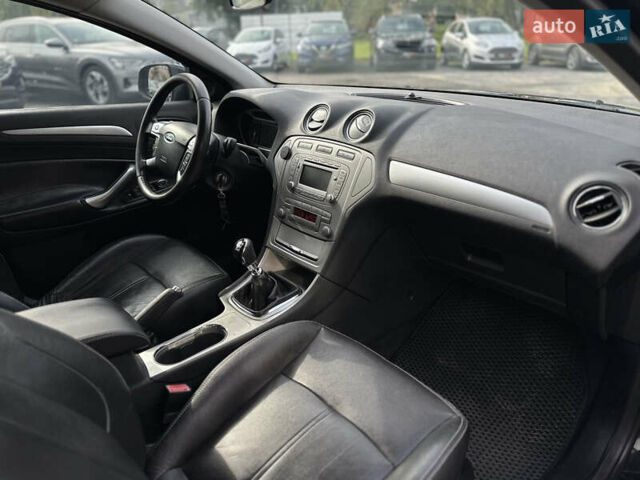 Чорний Форд Мондео, об'ємом двигуна 2 л та пробігом 265 тис. км за 8600 $, фото 32 на Automoto.ua