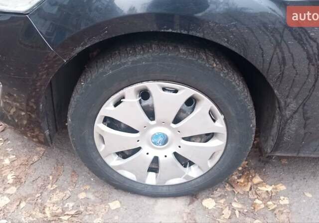 Черный Форд Мондео, объемом двигателя 1.8 л и пробегом 312 тыс. км за 5800 $, фото 5 на Automoto.ua