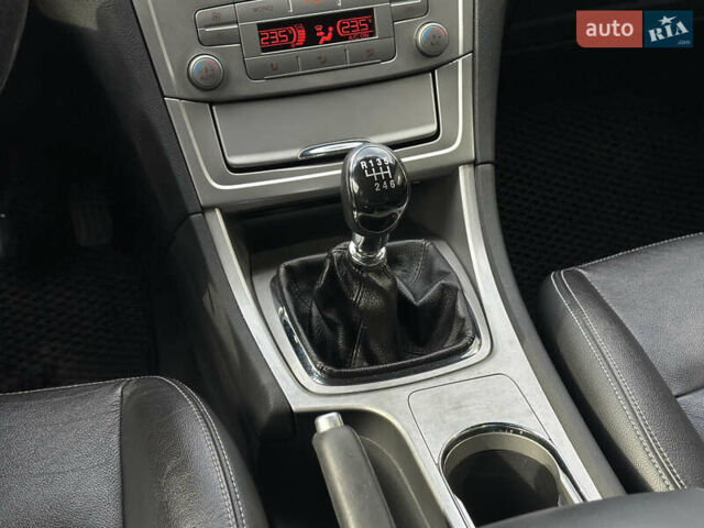 Чорний Форд Мондео, об'ємом двигуна 2 л та пробігом 265 тис. км за 8600 $, фото 44 на Automoto.ua