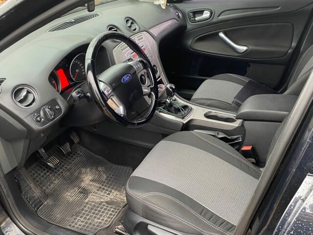 Чорний Форд Мондео, об'ємом двигуна 2 л та пробігом 270 тис. км за 4300 $, фото 5 на Automoto.ua