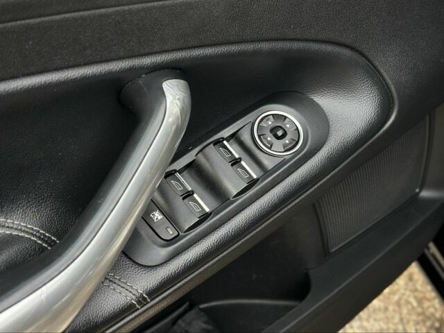 Форд Мондео 2008 в Львове на Automoto.ua Черный Форд Мондео, объемом двигателя 2 л и пробегом 265 тыс. км за 8600 $, фото 12 на Automoto.ua