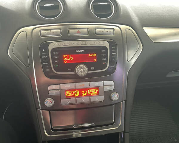 Черный Форд Мондео, объемом двигателя 2 л и пробегом 290 тыс. км за 6600 $, фото 13 на Automoto.ua