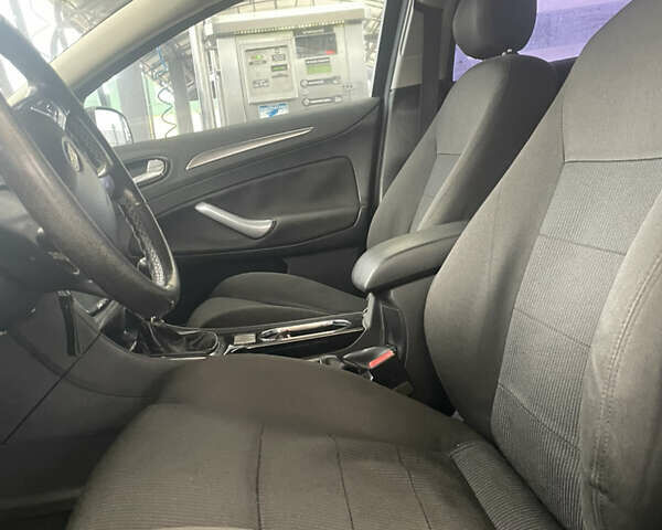 Черный Форд Мондео, объемом двигателя 2 л и пробегом 290 тыс. км за 6600 $, фото 15 на Automoto.ua