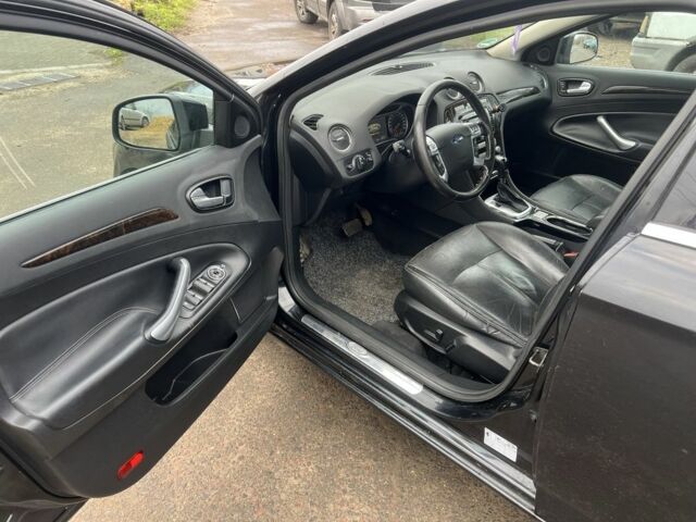 Черный Форд Мондео, объемом двигателя 2 л и пробегом 250 тыс. км за 3450 $, фото 4 на Automoto.ua