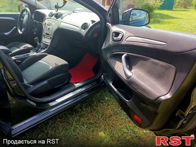 Черный Форд Мондео, объемом двигателя 1.8 л и пробегом 215 тыс. км за 6200 $, фото 4 на Automoto.ua