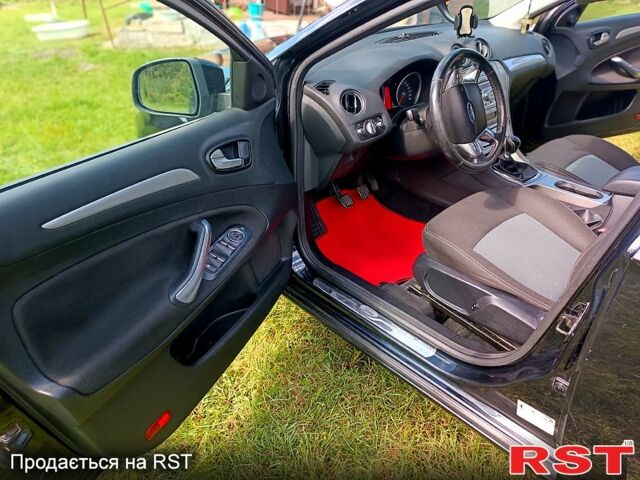 Черный Форд Мондео, объемом двигателя 1.8 л и пробегом 215 тыс. км за 6200 $, фото 5 на Automoto.ua