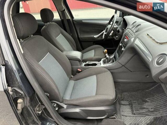 Черный Форд Мондео, объемом двигателя 2 л и пробегом 315 тыс. км за 4300 $, фото 24 на Automoto.ua