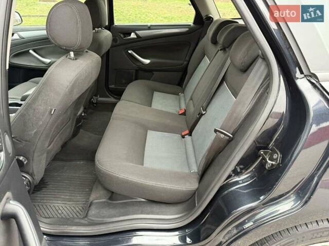 Черный Форд Мондео, объемом двигателя 2 л и пробегом 315 тыс. км за 4300 $, фото 26 на Automoto.ua