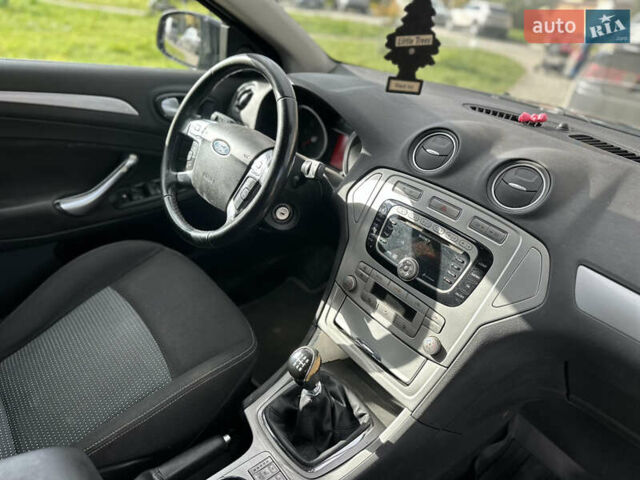 Чорний Форд Мондео, об'ємом двигуна 2 л та пробігом 285 тис. км за 4500 $, фото 12 на Automoto.ua