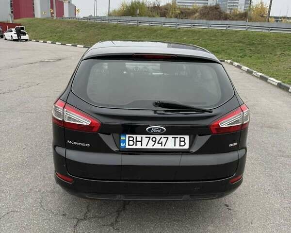 Черный Форд Мондео, объемом двигателя 2 л и пробегом 315 тыс. км за 4300 $, фото 31 на Automoto.ua