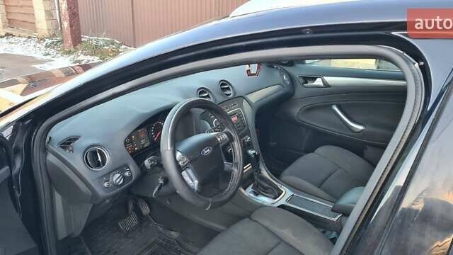 Черный Форд Мондео, объемом двигателя 2 л и пробегом 278 тыс. км за 5999 $, фото 22 на Automoto.ua