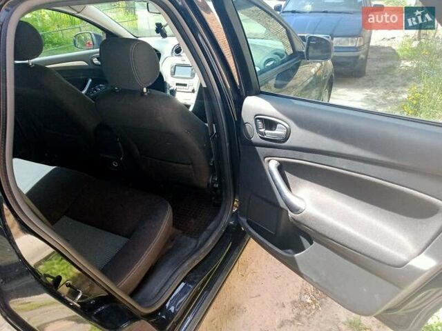Чорний Форд Мондео, об'ємом двигуна 2 л та пробігом 340 тис. км за 7100 $, фото 5 на Automoto.ua