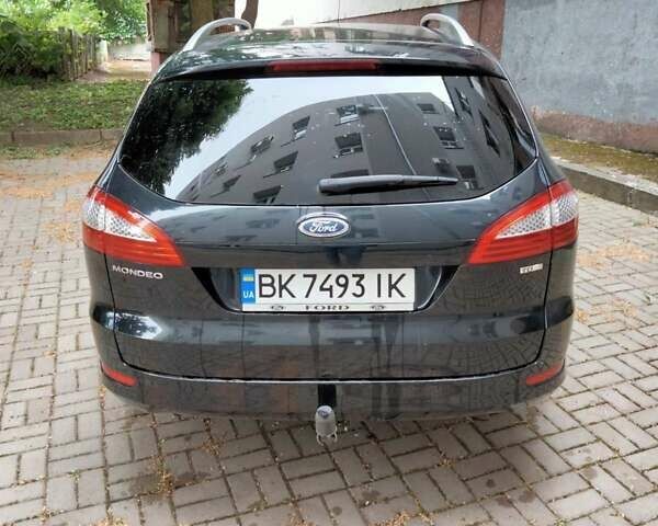 Черный Форд Мондео, объемом двигателя 2.18 л и пробегом 340 тыс. км за 8800 $, фото 9 на Automoto.ua