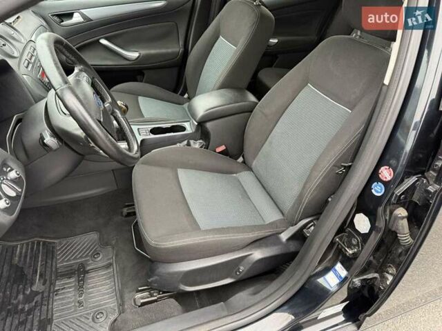 Черный Форд Мондео, объемом двигателя 2 л и пробегом 315 тыс. км за 4300 $, фото 7 на Automoto.ua