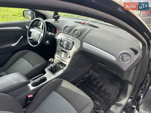 Чорний Форд Мондео, об'ємом двигуна 2 л та пробігом 285 тис. км за 4500 $, фото 11 на Automoto.ua