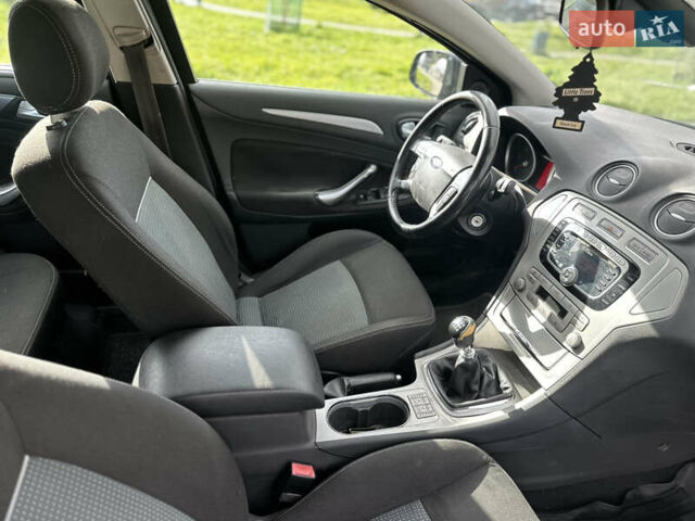 Чорний Форд Мондео, об'ємом двигуна 2 л та пробігом 285 тис. км за 4500 $, фото 13 на Automoto.ua