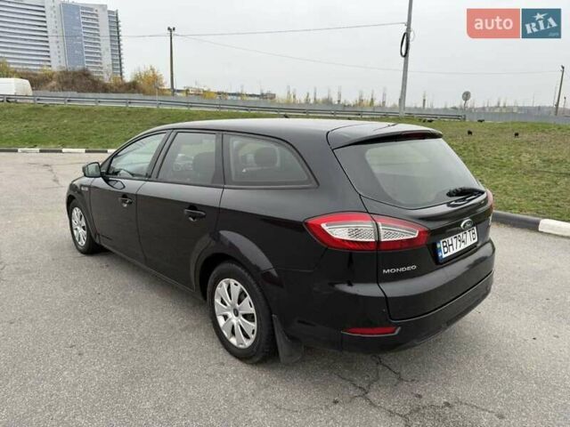 Черный Форд Мондео, объемом двигателя 2 л и пробегом 315 тыс. км за 4300 $, фото 8 на Automoto.ua