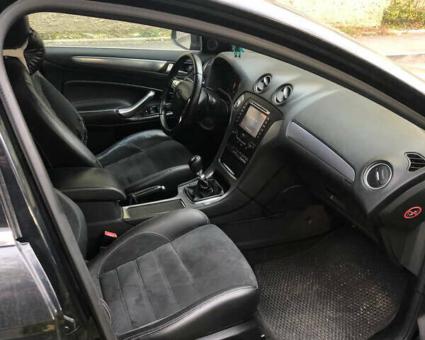 Черный Форд Мондео, объемом двигателя 1.6 л и пробегом 237 тыс. км за 7700 $, фото 4 на Automoto.ua