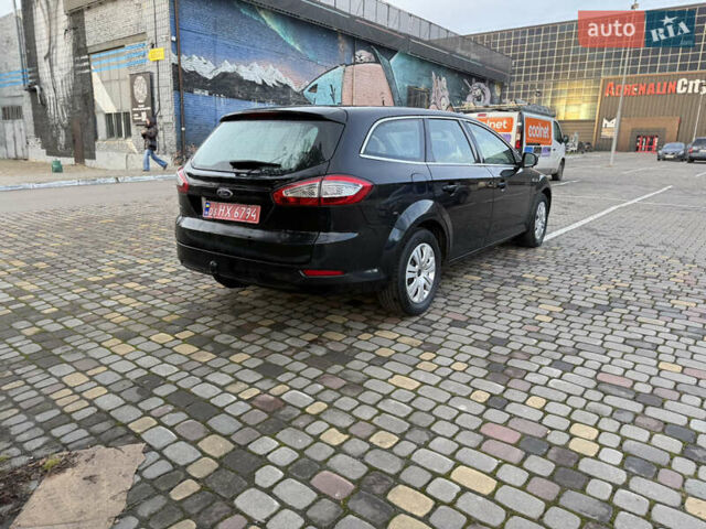 Чорний Форд Мондео, об'ємом двигуна 2 л та пробігом 245 тис. км за 7300 $, фото 4 на Automoto.ua