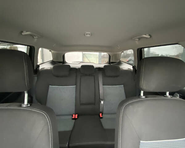 Черный Форд Мондео, объемом двигателя 1.6 л и пробегом 250 тыс. км за 7000 $, фото 9 на Automoto.ua