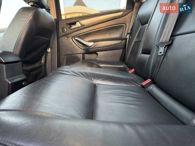 Черный Форд Мондео, объемом двигателя 1.6 л и пробегом 232 тыс. км за 8899 $, фото 72 на Automoto.ua