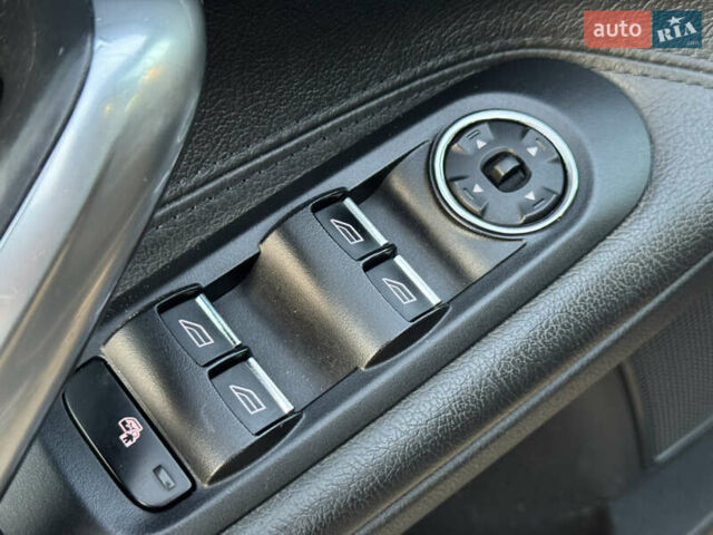 Черный Форд Мондео, объемом двигателя 1.6 л и пробегом 232 тыс. км за 8899 $, фото 35 на Automoto.ua