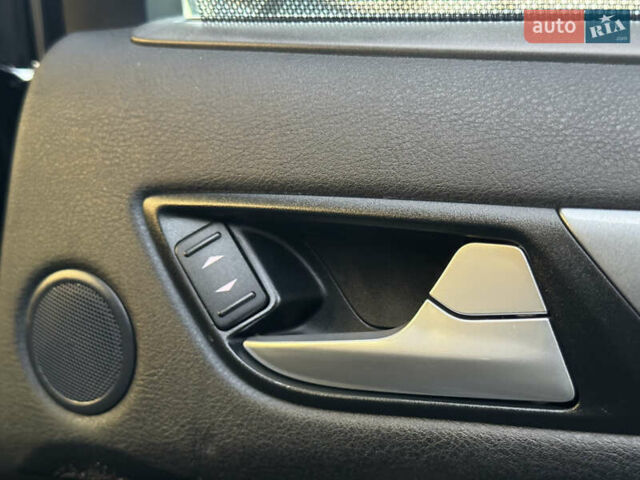 Черный Форд Мондео, объемом двигателя 1.6 л и пробегом 232 тыс. км за 8899 $, фото 79 на Automoto.ua