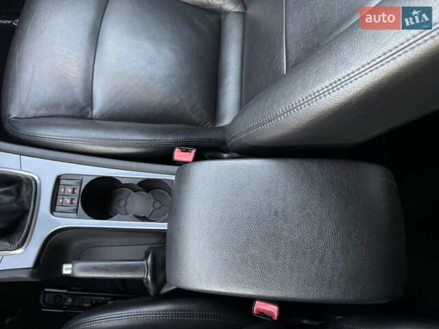 Черный Форд Мондео, объемом двигателя 1.6 л и пробегом 232 тыс. км за 8899 $, фото 60 на Automoto.ua