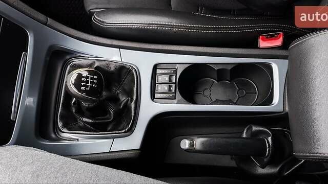 Чорний Форд Мондео, об'ємом двигуна 1.6 л та пробігом 277 тис. км за 8200 $, фото 26 на Automoto.ua