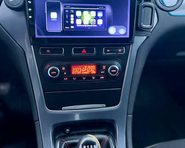 Черный Форд Мондео, объемом двигателя 1.56 л и пробегом 380 тыс. км за 5900 $, фото 28 на Automoto.ua