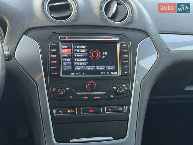 Черный Форд Мондео, объемом двигателя 1.6 л и пробегом 232 тыс. км за 8899 $, фото 51 на Automoto.ua