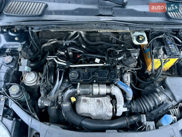 Черный Форд Мондео, объемом двигателя 1.56 л и пробегом 380 тыс. км за 5900 $, фото 31 на Automoto.ua