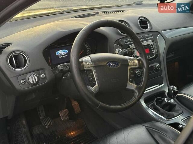 Чорний Форд Мондео, об'ємом двигуна 1.56 л та пробігом 300 тис. км за 6500 $, фото 18 на Automoto.ua