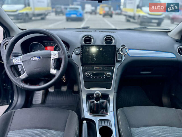 Черный Форд Мондео, объемом двигателя 1.56 л и пробегом 380 тыс. км за 5900 $, фото 20 на Automoto.ua