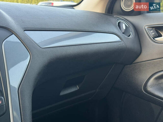 Черный Форд Мондео, объемом двигателя 1.6 л и пробегом 232 тыс. км за 8899 $, фото 62 на Automoto.ua