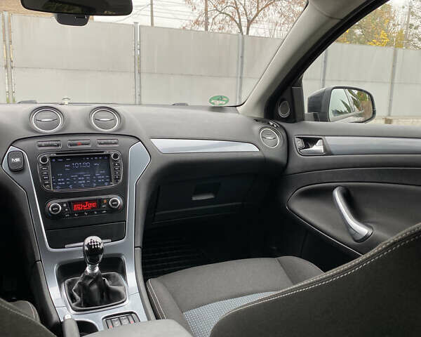 Чорний Форд Мондео, об'ємом двигуна 1.6 л та пробігом 190 тис. км за 7100 $, фото 50 на Automoto.ua