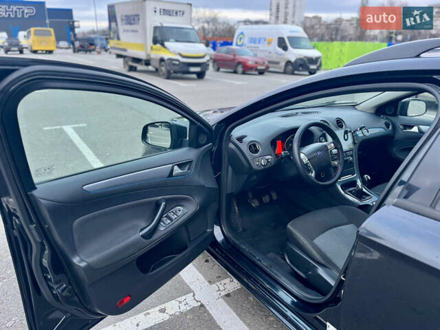 Черный Форд Мондео, объемом двигателя 1.56 л и пробегом 380 тыс. км за 5900 $, фото 6 на Automoto.ua