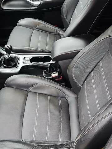 Чорний Форд Мондео, об'ємом двигуна 1.56 л та пробігом 277 тис. км за 8200 $, фото 12 на Automoto.ua