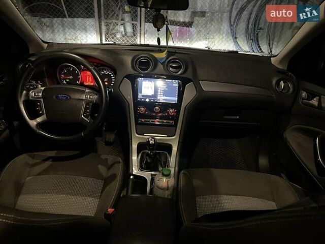 Черный Форд Мондео, объемом двигателя 2.02 л и пробегом 280 тыс. км за 7300 $, фото 12 на Automoto.ua