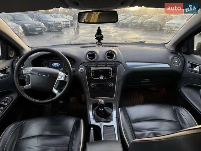 Чорний Форд Мондео, об'ємом двигуна 1.56 л та пробігом 300 тис. км за 6500 $, фото 28 на Automoto.ua